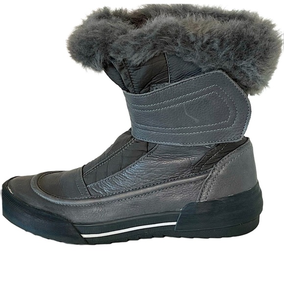 CLARKS Gilby Merilyn Waterproof Boots Leather Faux Fur Sz 7 Weatherproof Winter - Picture 1 of 10